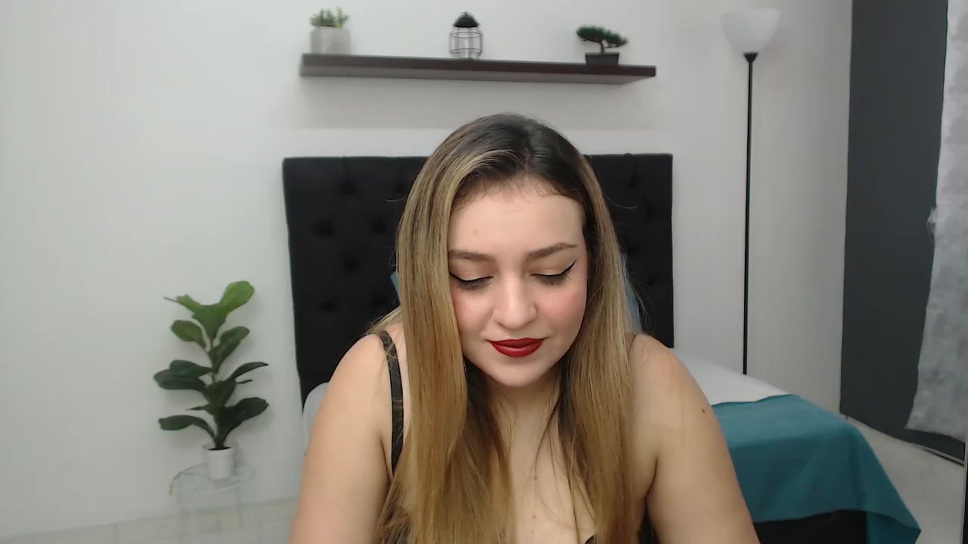 Gallery image thumbnail from CamilleDucan's myfreecams stream on, 06/07/2025, 14:11 image 10 of 20