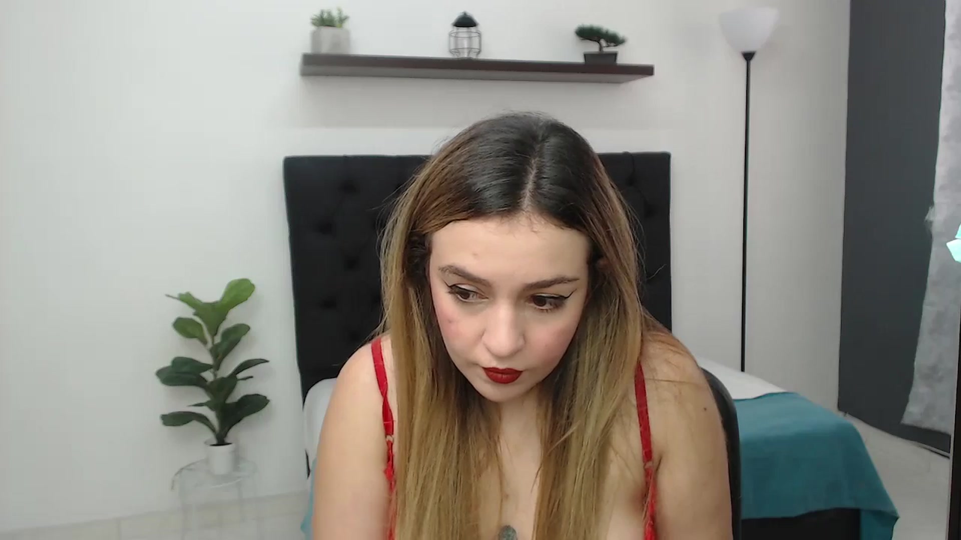 Gallery image thumbnail from CamilleDucan's myfreecams stream on, 06/09/2025, 15:04 image 10 of 20