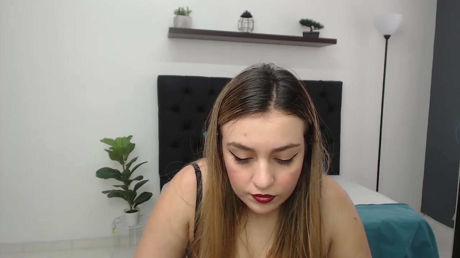 Gallery image thumbnail from CamilleDucan's myfreecams stream on, 06/12/2025, 16:09 image 13 of 20