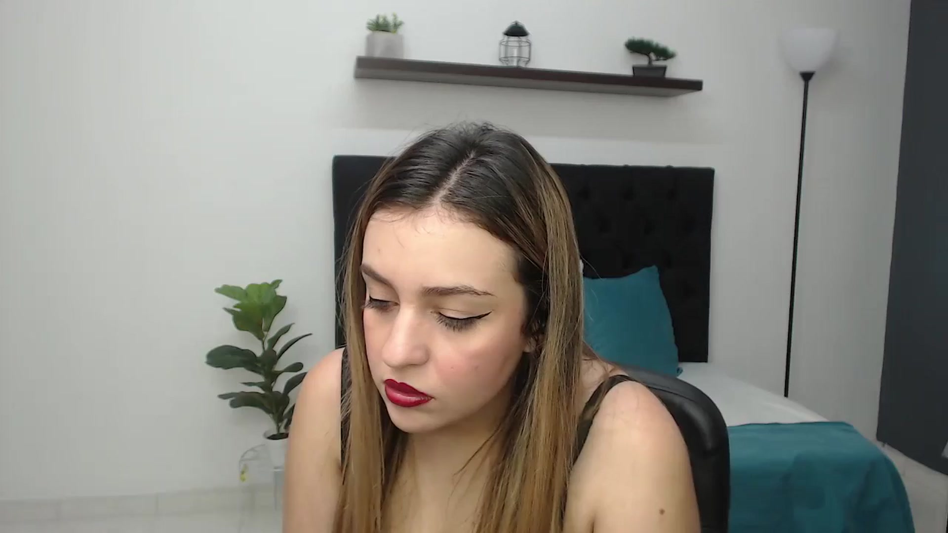 Gallery image thumbnail from CamilleDucan's myfreecams stream on, 06/12/2025, 16:09 image 2 of 20