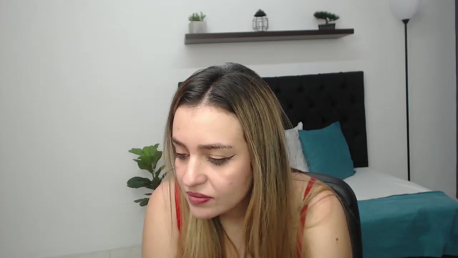 Gallery image thumbnail from CamilleDucan's myfreecams stream on, 06/13/2025, 17:24 image 12 of 20