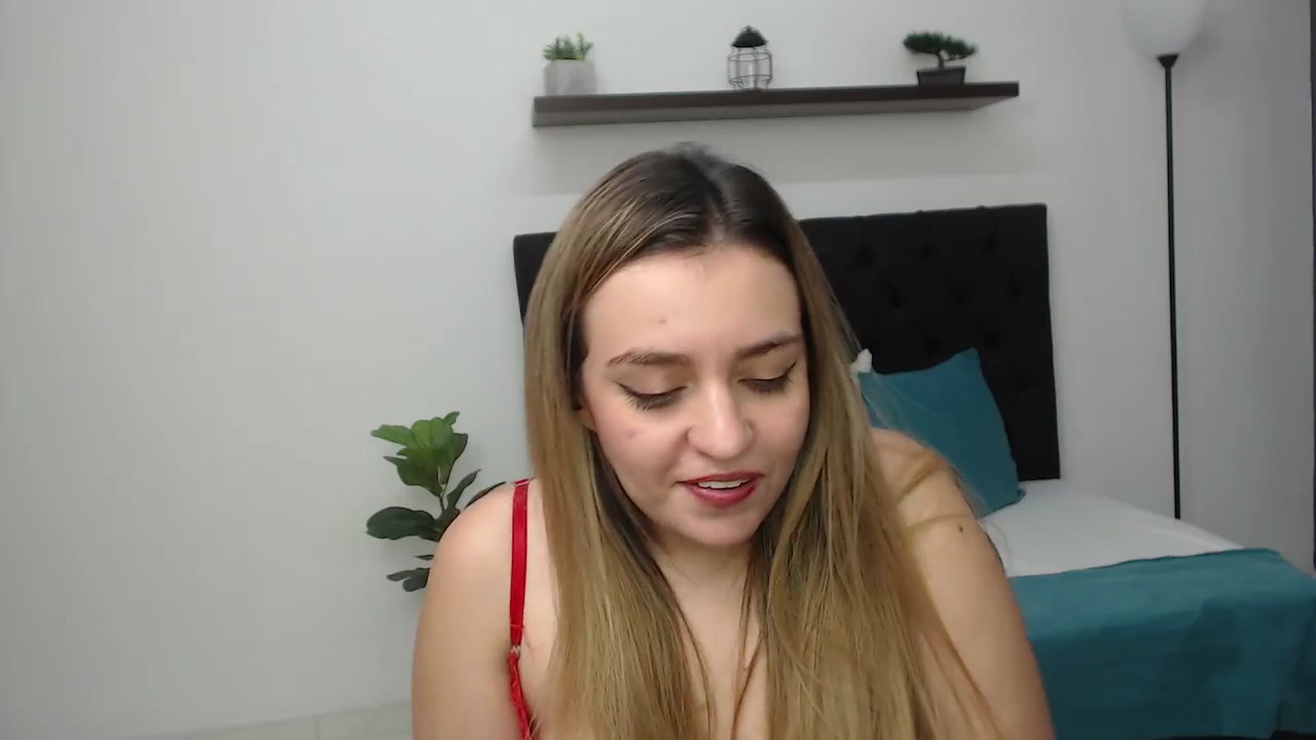 Gallery image thumbnail from CamilleDucan's myfreecams stream on, 06/13/2025, 17:24 image 15 of 20