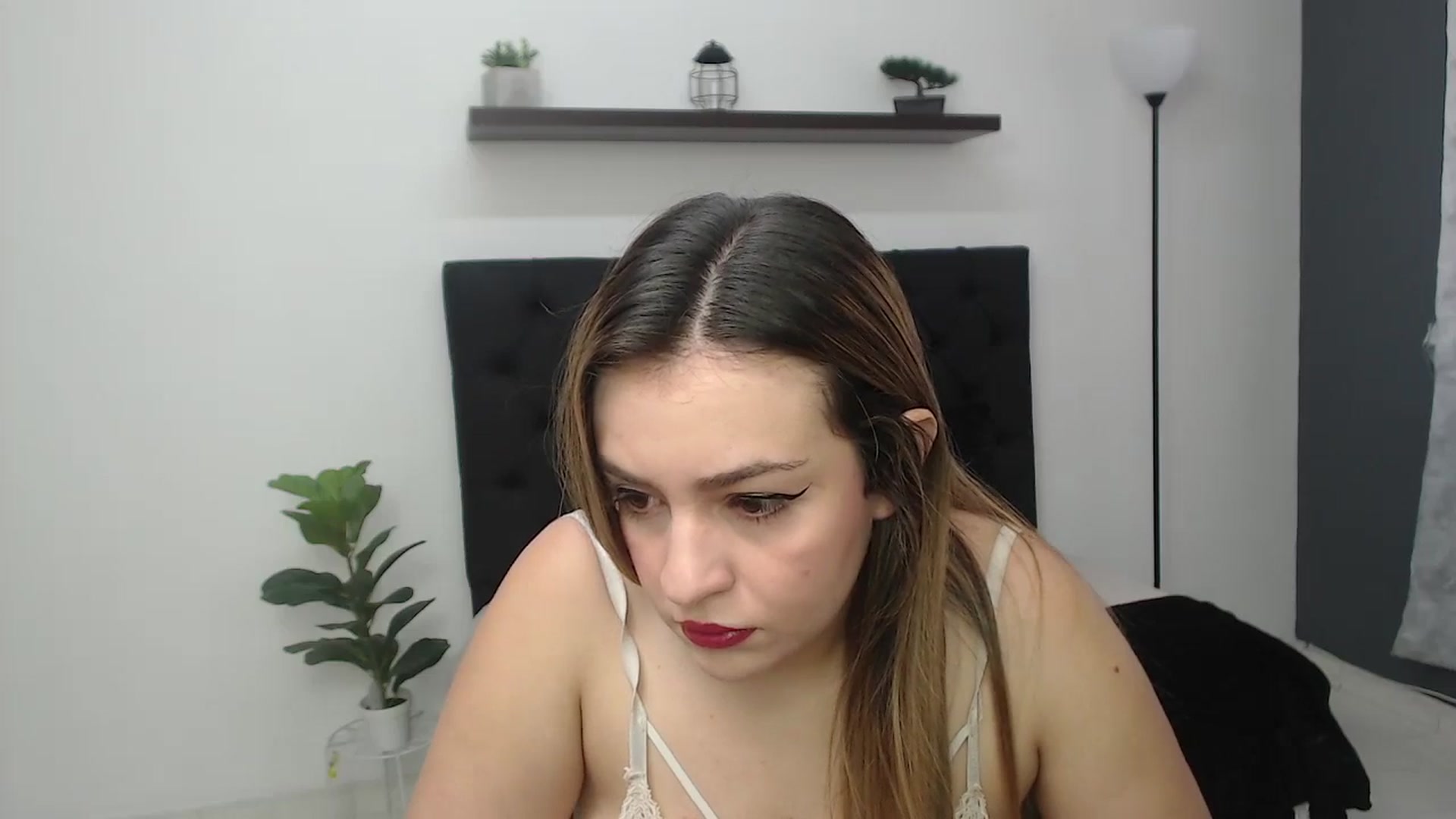 Gallery image thumbnail from CamilleDucan's myfreecams stream on, 06/16/2025, 14:18 image 3 of 20