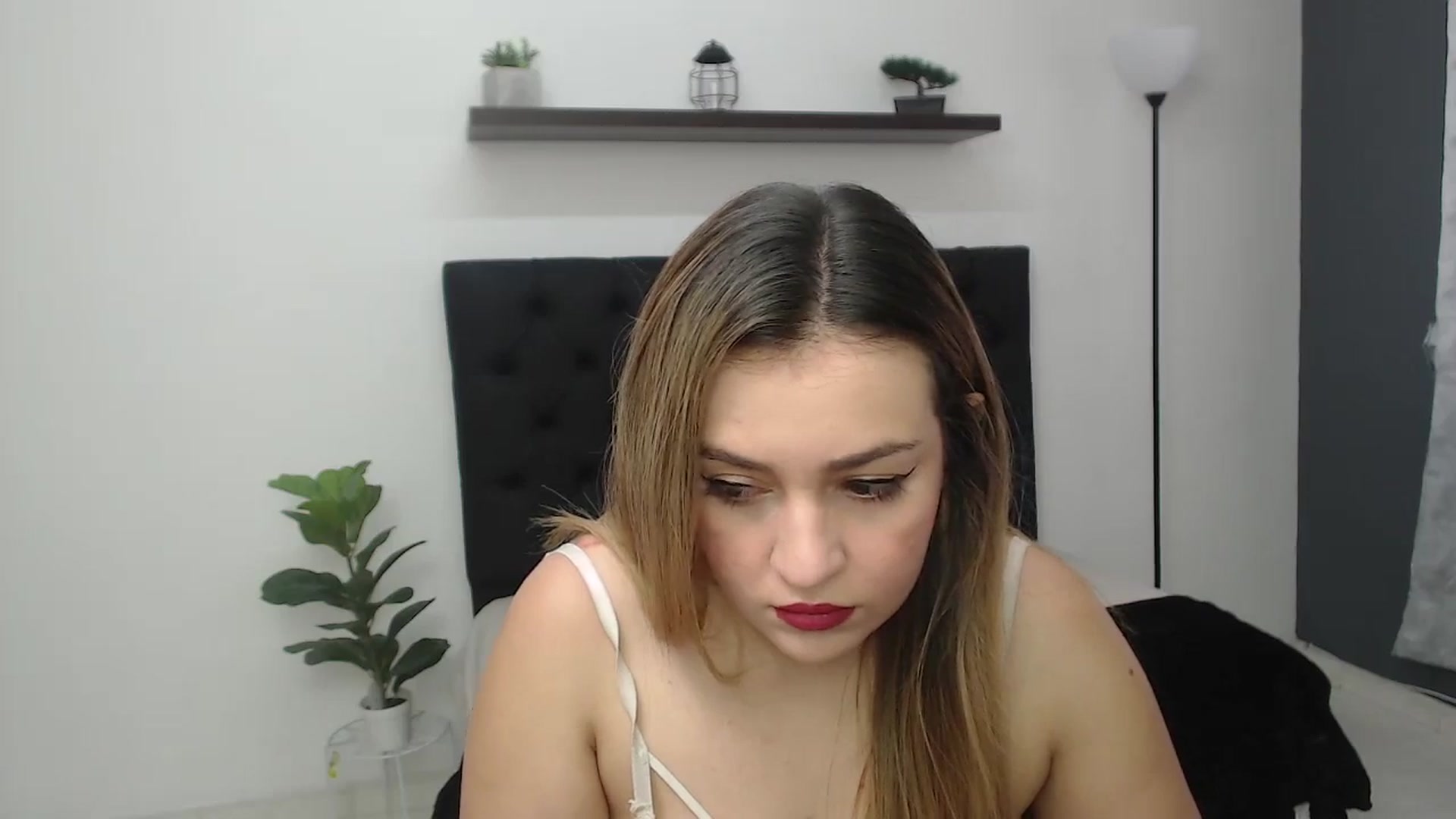 Gallery image thumbnail from CamilleDucan's myfreecams stream on, 06/16/2025, 14:18 image 4 of 20