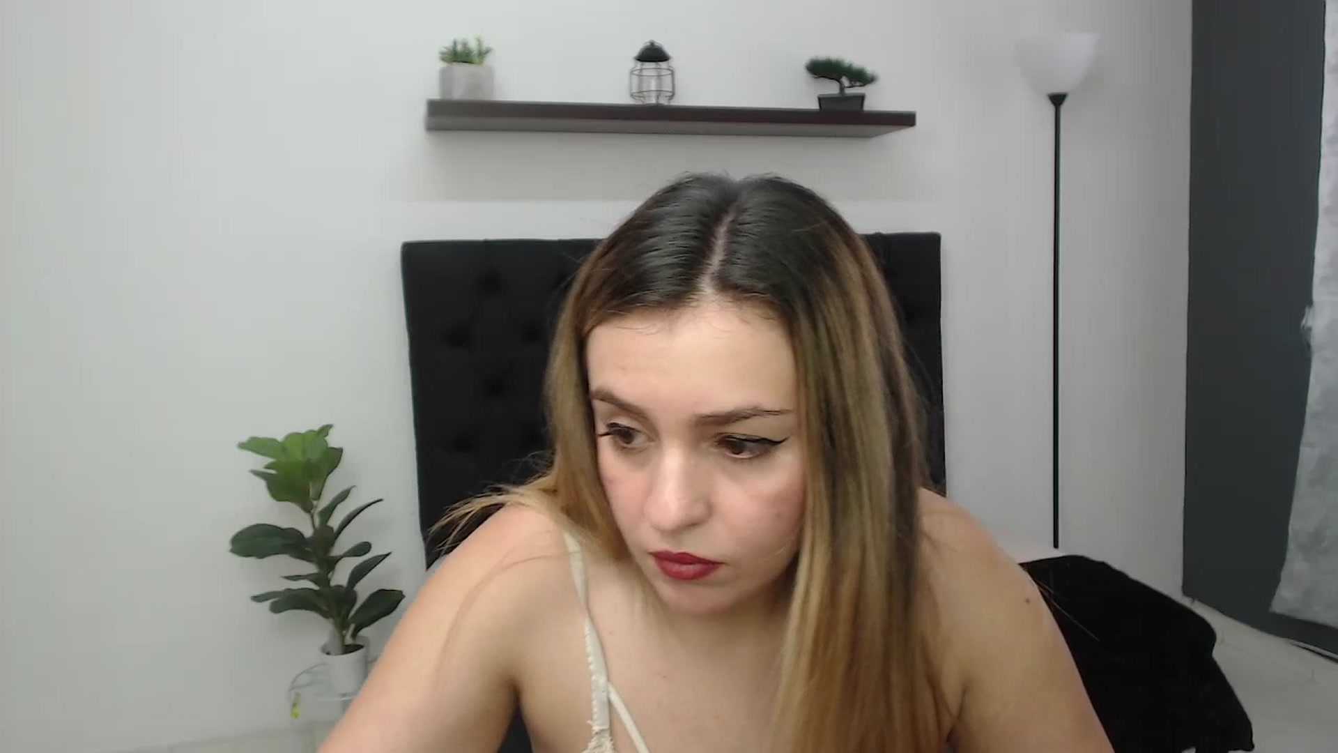 Gallery image thumbnail from CamilleDucan's myfreecams stream on, 06/16/2025, 18:45 image 3 of 20