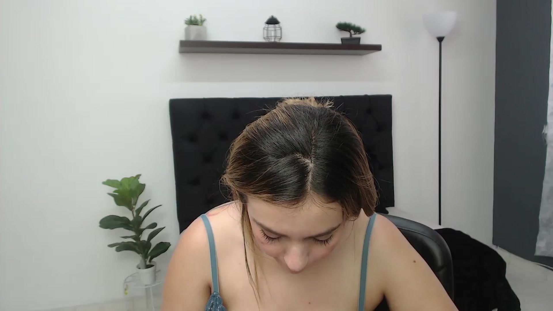 Gallery image thumbnail from CamilleDucan's myfreecams stream on, 06/17/2025, 17:07 image 14 of 20