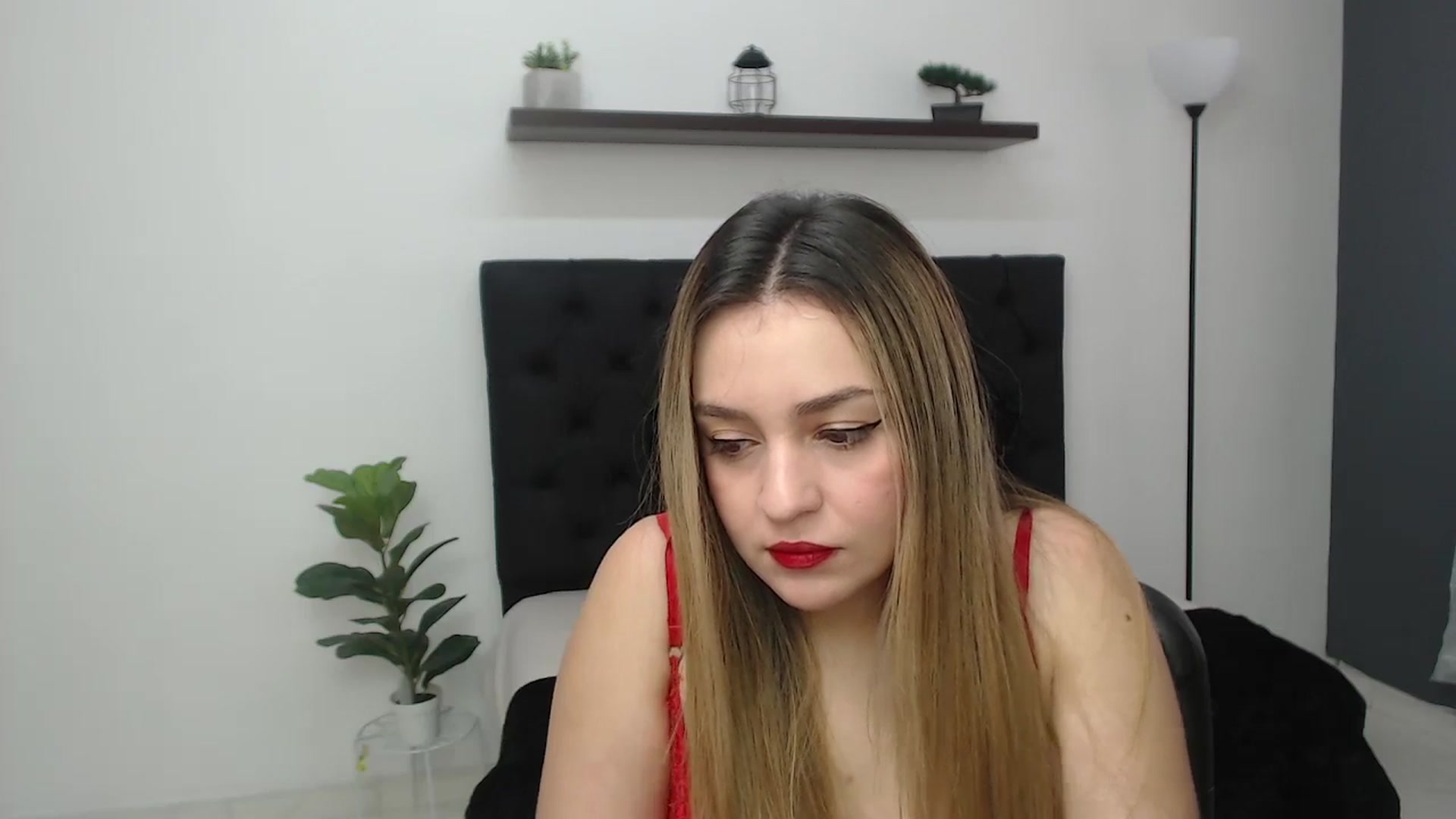 Gallery image thumbnail from CamilleDucan's myfreecams stream on, 06/18/2025, 13:45 image 8 of 20