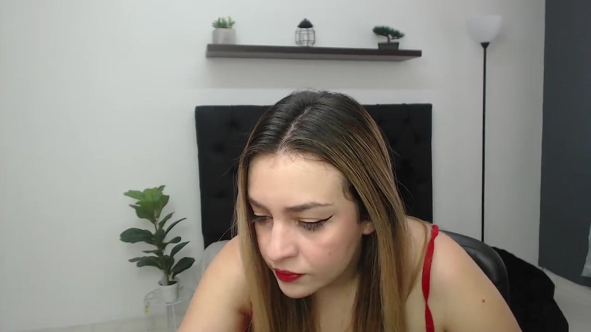 Gallery image thumbnail from CamilleDucan's myfreecams stream on, 06/18/2025, 13:45 image 4 of 20