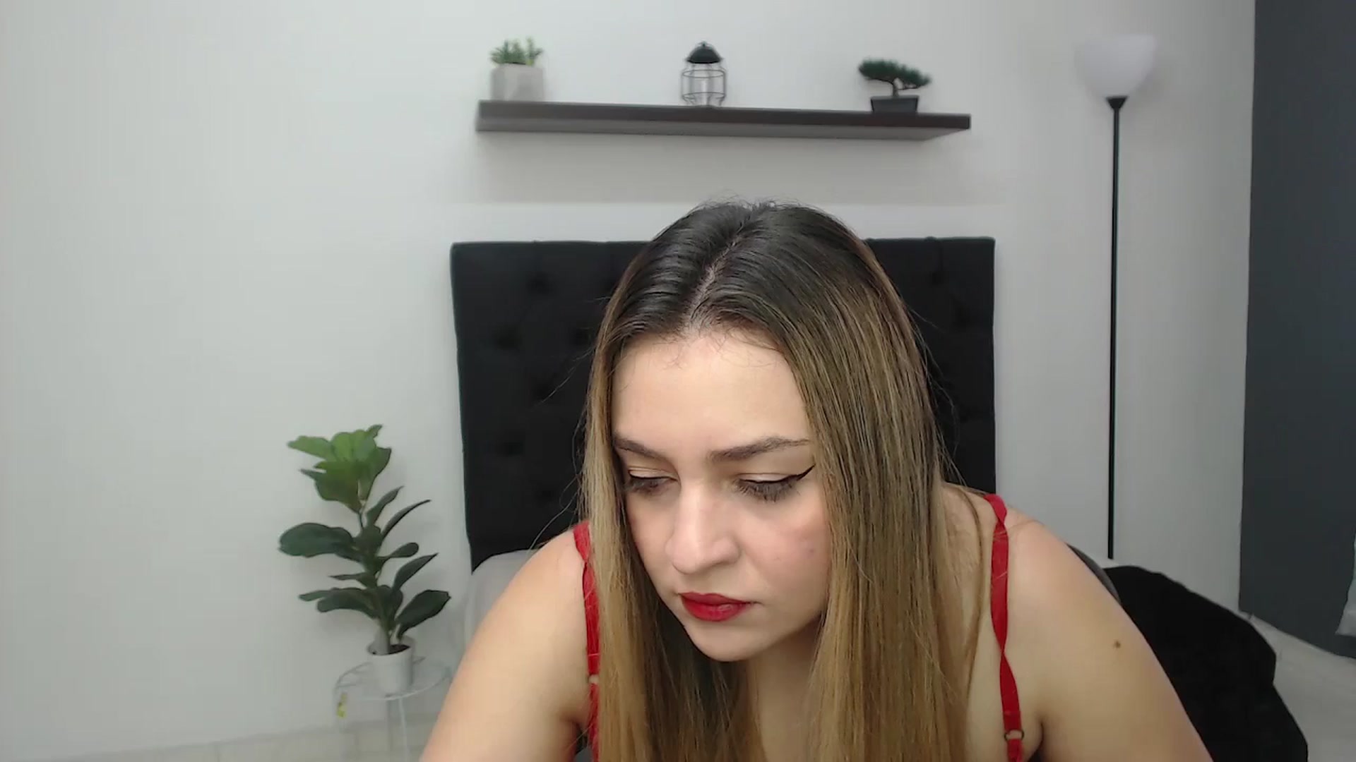 Gallery image thumbnail from CamilleDucan's myfreecams stream on, 06/18/2025, 13:45 image 3 of 20