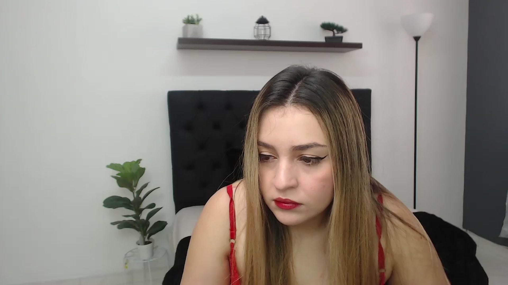 Gallery image thumbnail from CamilleDucan's myfreecams stream on, 06/18/2025, 13:45 image 6 of 20