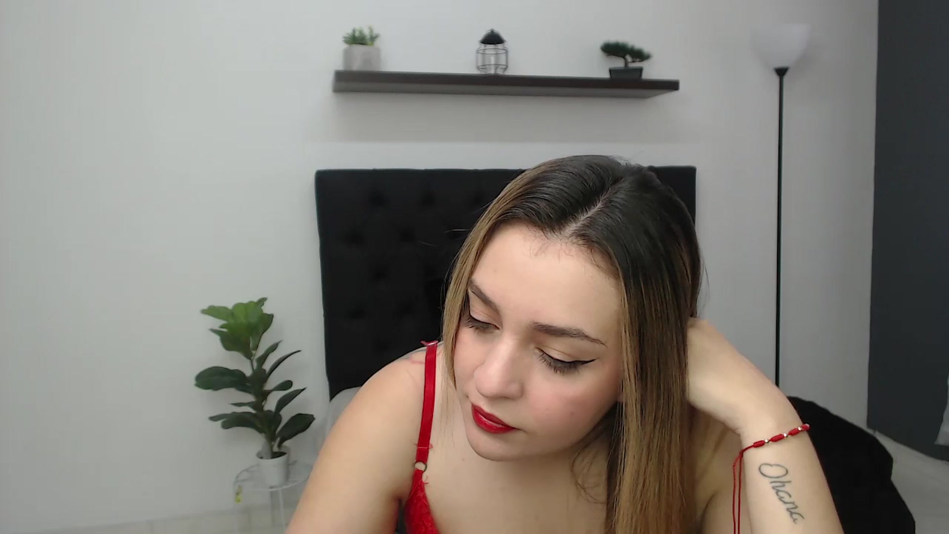 Gallery image thumbnail from CamilleDucan's myfreecams stream on, 06/18/2025, 13:45 image 18 of 20