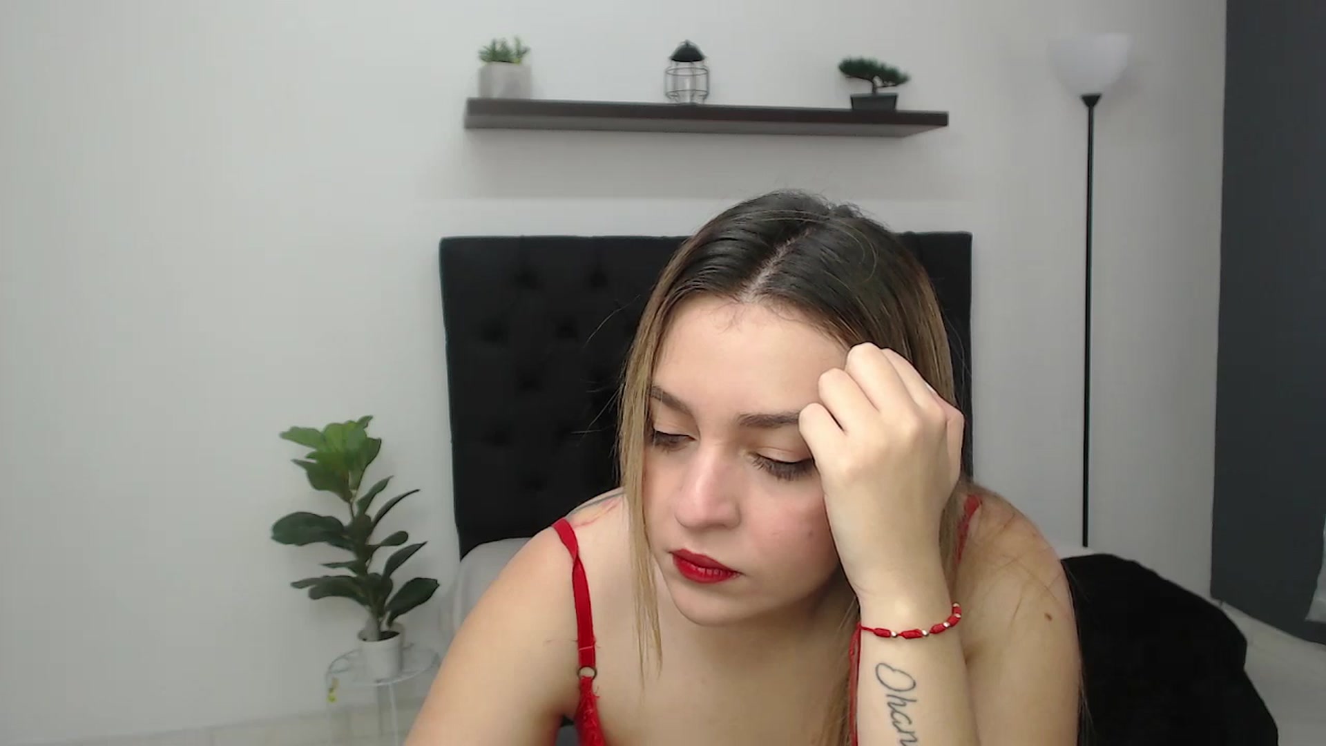 Gallery image thumbnail from CamilleDucan's myfreecams stream on, 06/18/2025, 13:45 image 13 of 20