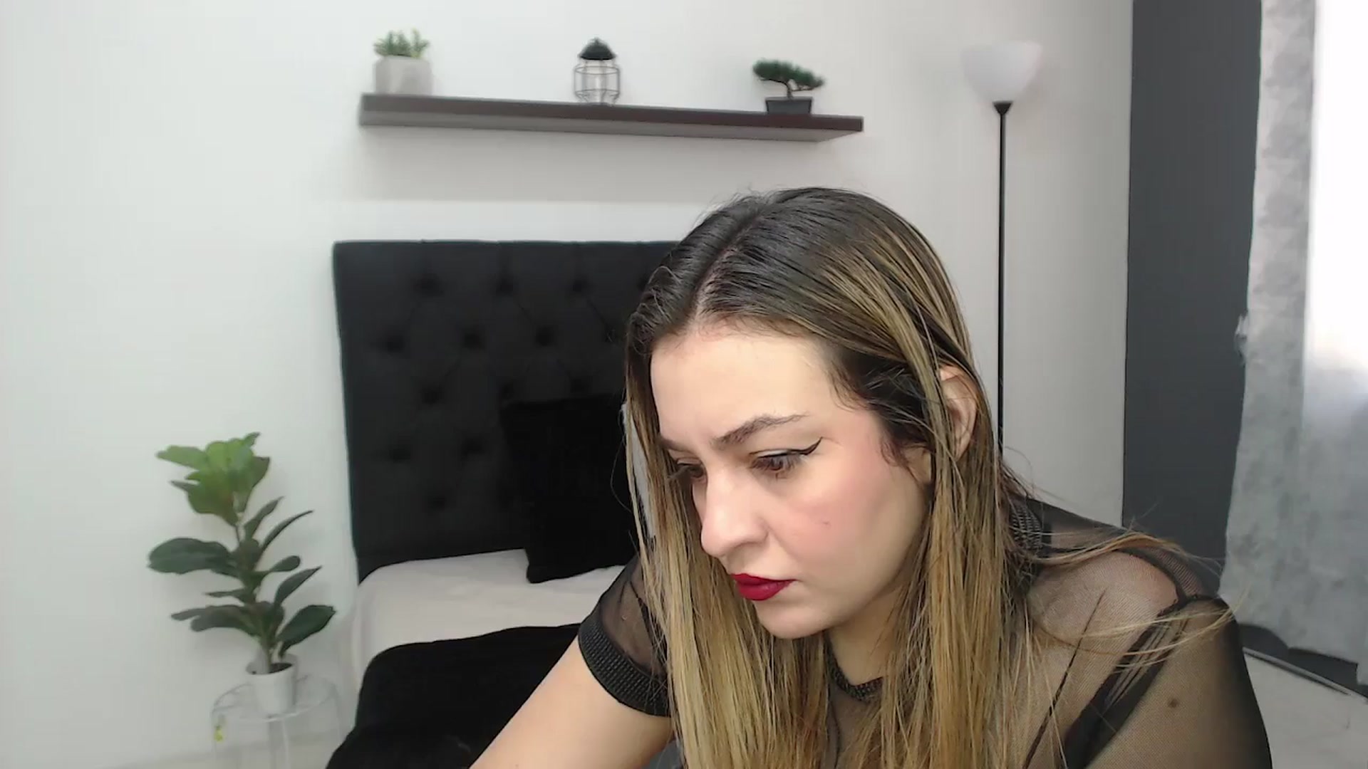 Gallery image thumbnail from CamilleDucan's myfreecams stream on, 06/20/2025, 14:03 image 11 of 20