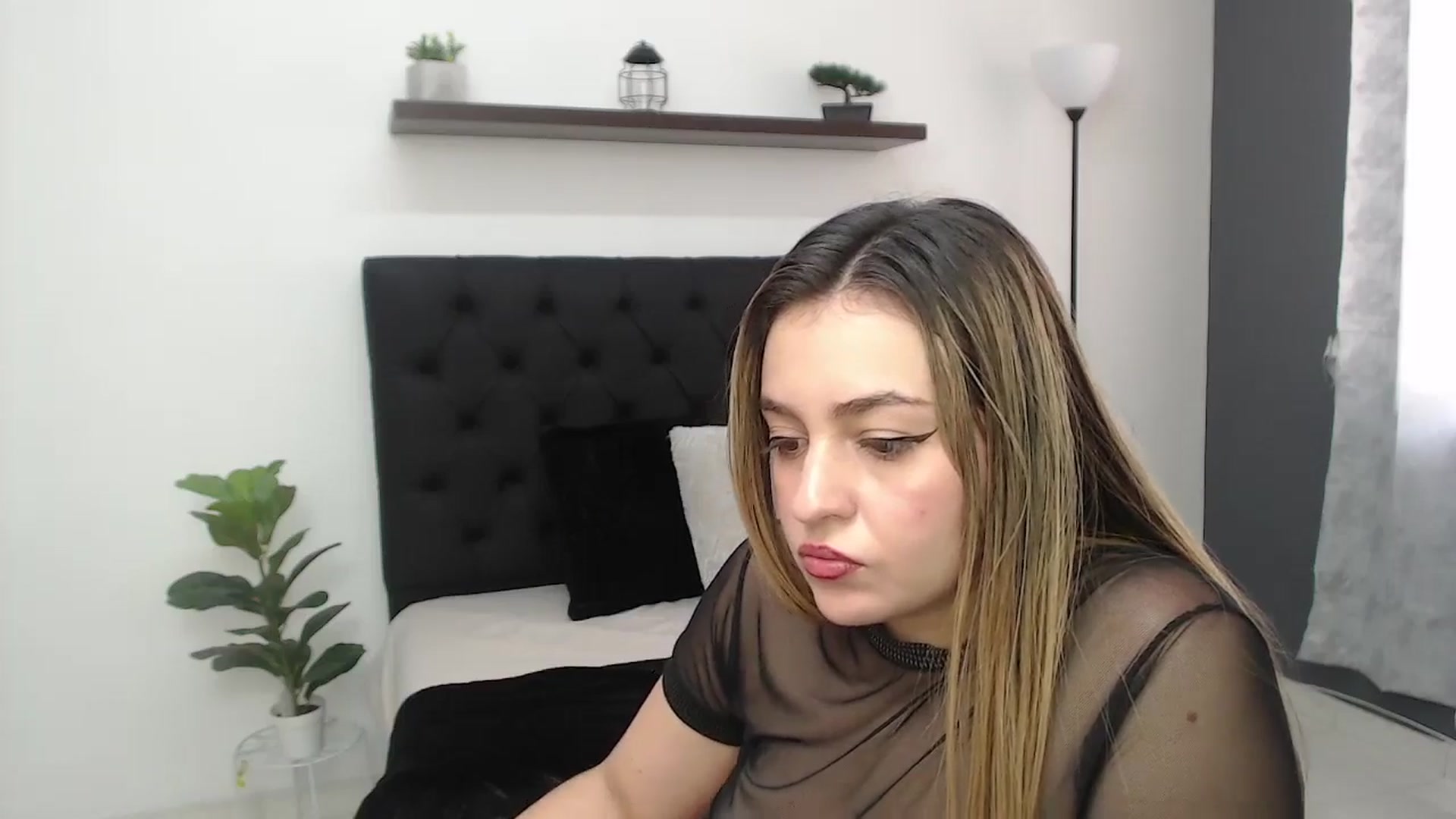 Gallery image thumbnail from CamilleDucan's myfreecams stream on, 06/20/2025, 16:14 image 14 of 20