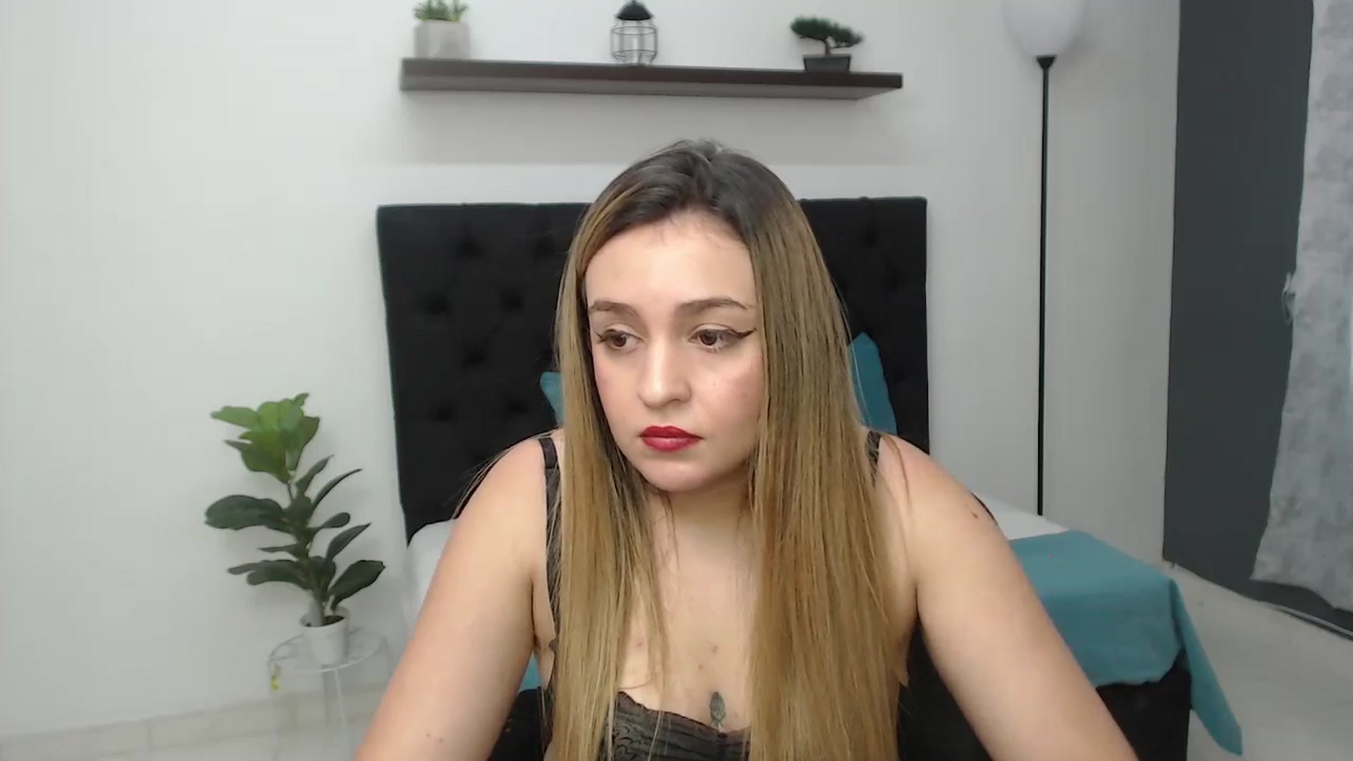 Gallery image thumbnail from CamilleDucan's myfreecams stream on, 06/21/2025, 17:07 image 3 of 20