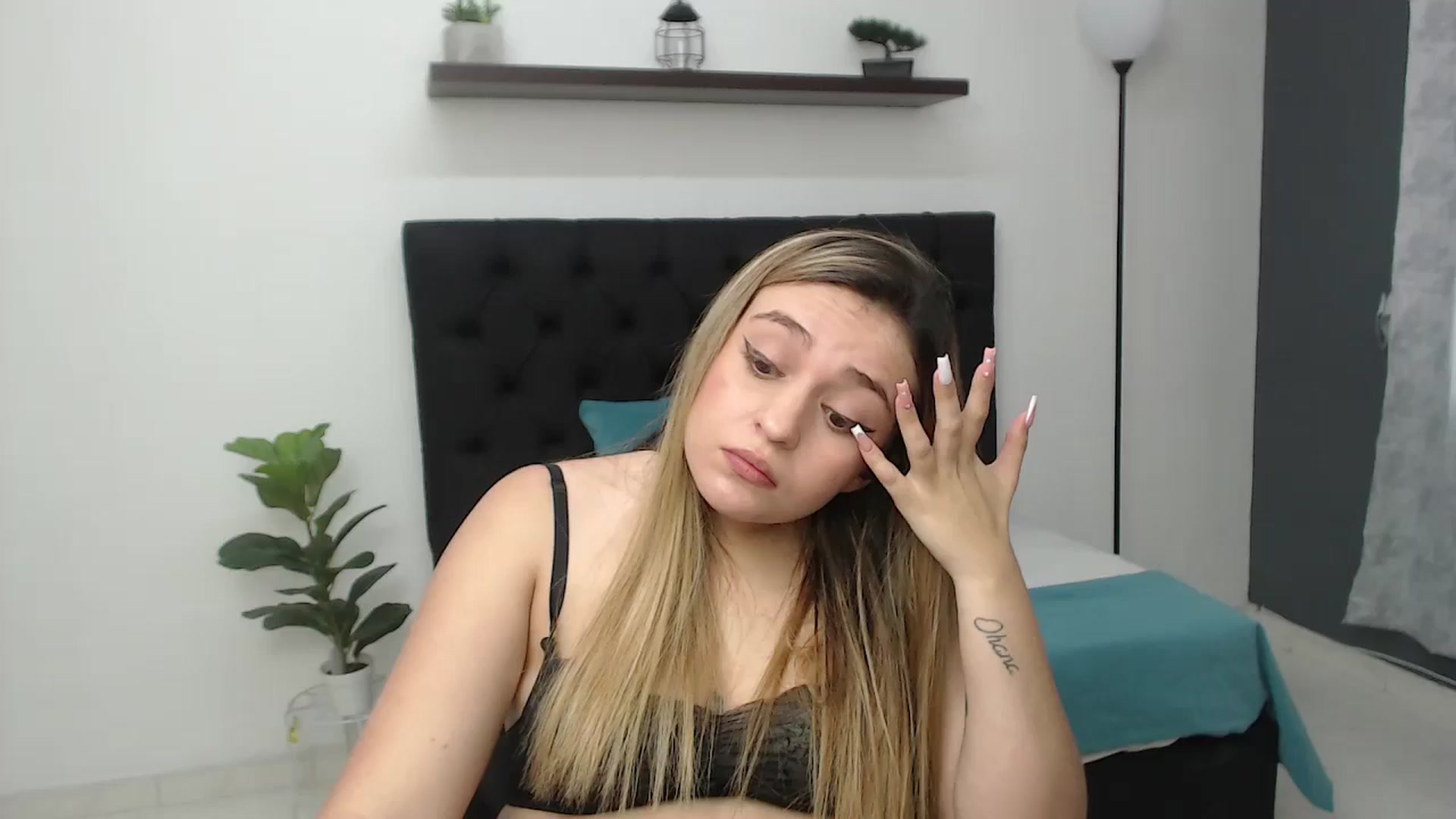 Gallery image thumbnail from CamilleDucan's myfreecams stream on, 06/21/2025, 17:07 image 19 of 20