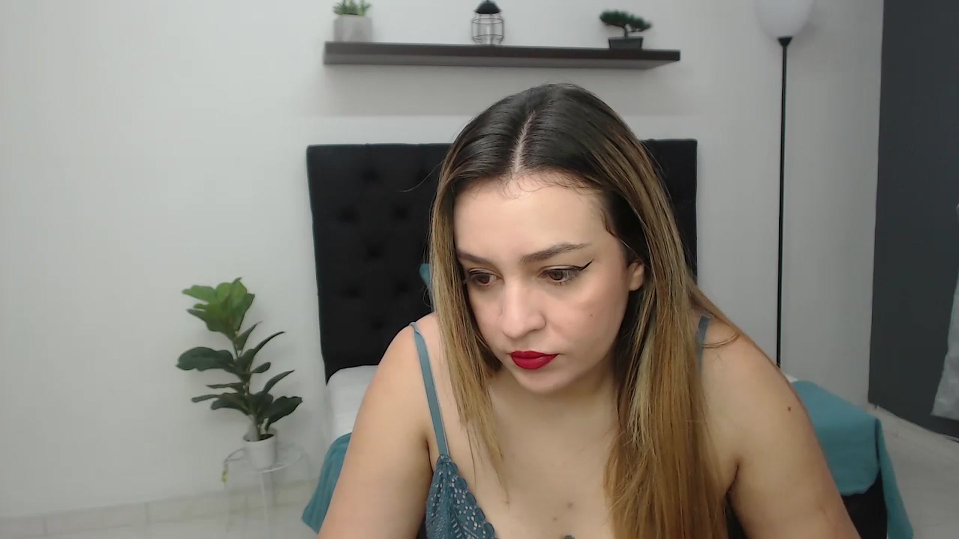 Gallery image thumbnail from CamilleDucan's myfreecams stream on, 06/24/2025, 13:28 image 18 of 20