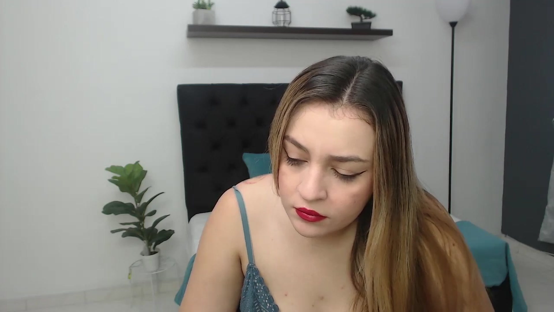 Gallery image thumbnail from CamilleDucan's myfreecams stream on, 06/24/2025, 13:28 image 6 of 20