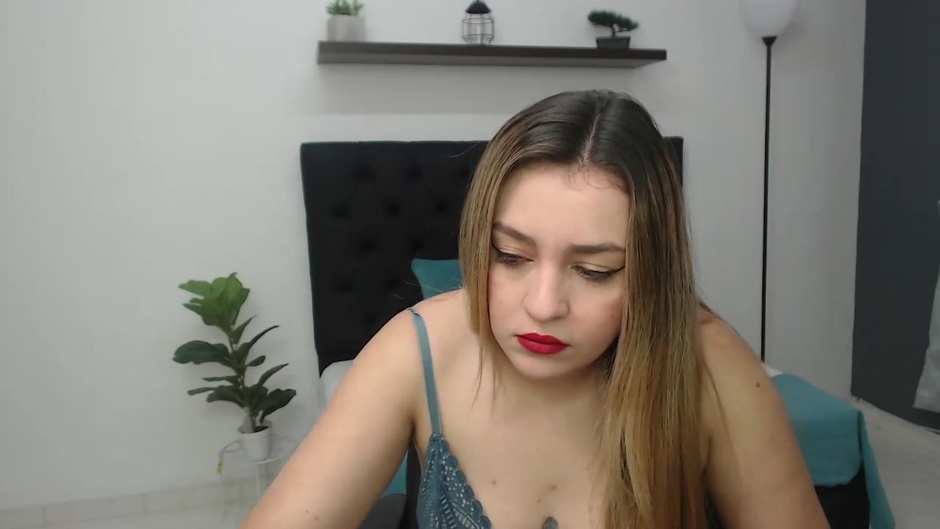 Gallery image thumbnail from CamilleDucan's myfreecams stream on, 06/24/2025, 13:28 image 15 of 20