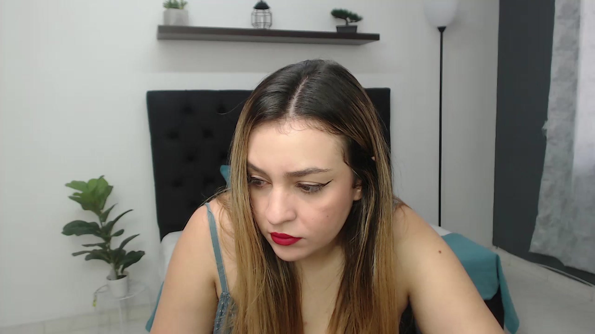 Gallery image thumbnail from CamilleDucan's myfreecams stream on, 06/24/2025, 13:53 image 10 of 20