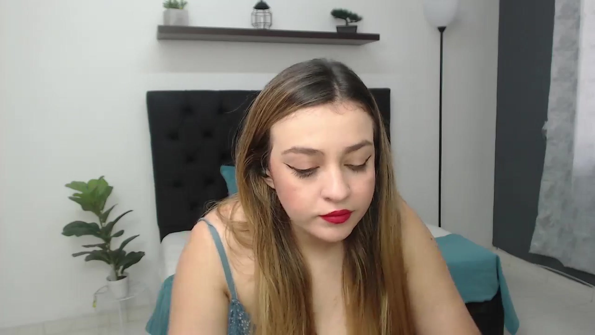 Gallery image thumbnail from CamilleDucan's myfreecams stream on, 06/24/2025, 13:53 image 13 of 20