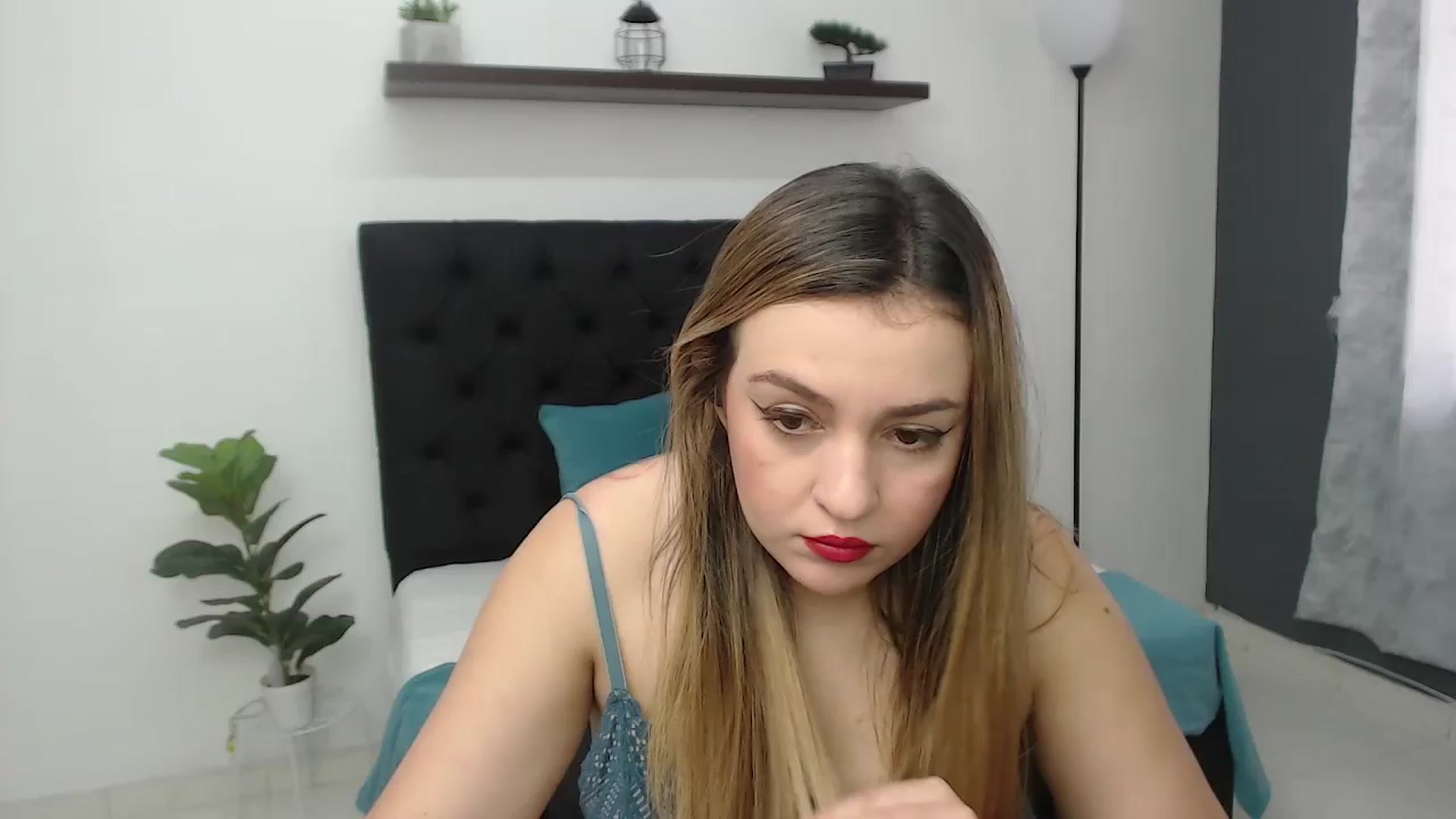 Gallery image thumbnail from CamilleDucan's myfreecams stream on, 06/24/2025, 14:25 image 16 of 20