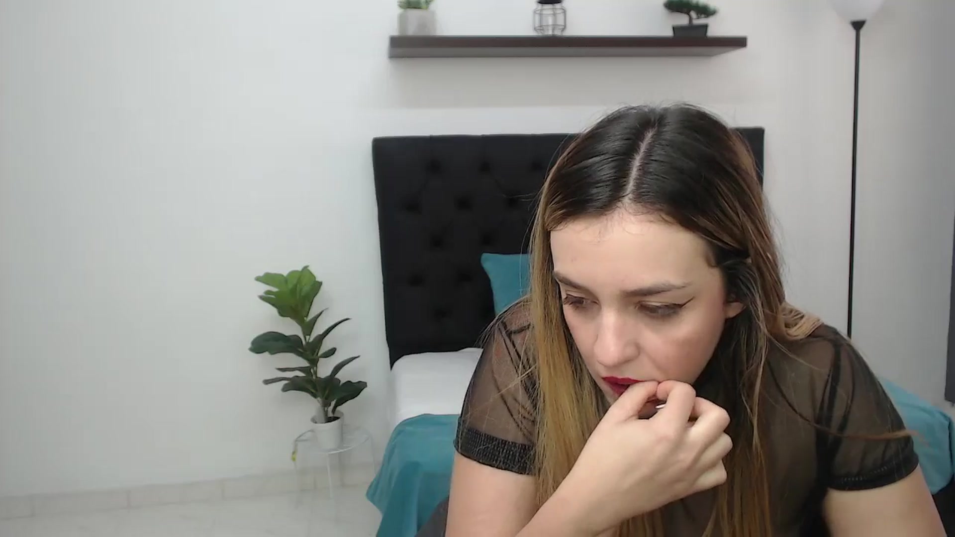 Gallery image thumbnail from CamilleDucan's myfreecams stream on, 06/25/2025, 15:15 image 11 of 20