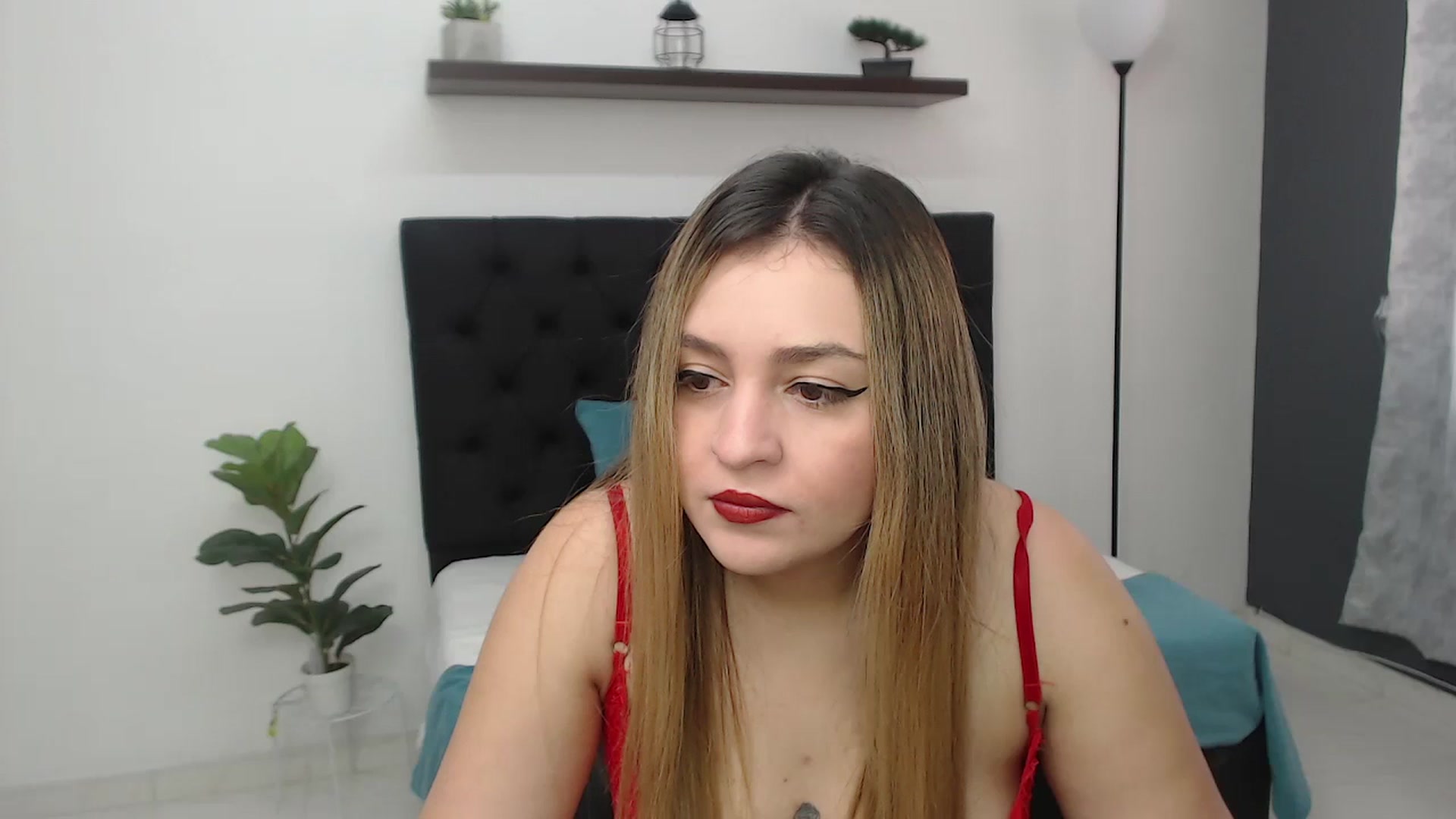 Gallery image thumbnail from CamilleDucan's myfreecams stream on, 06/26/2025, 13:48 image 13 of 20