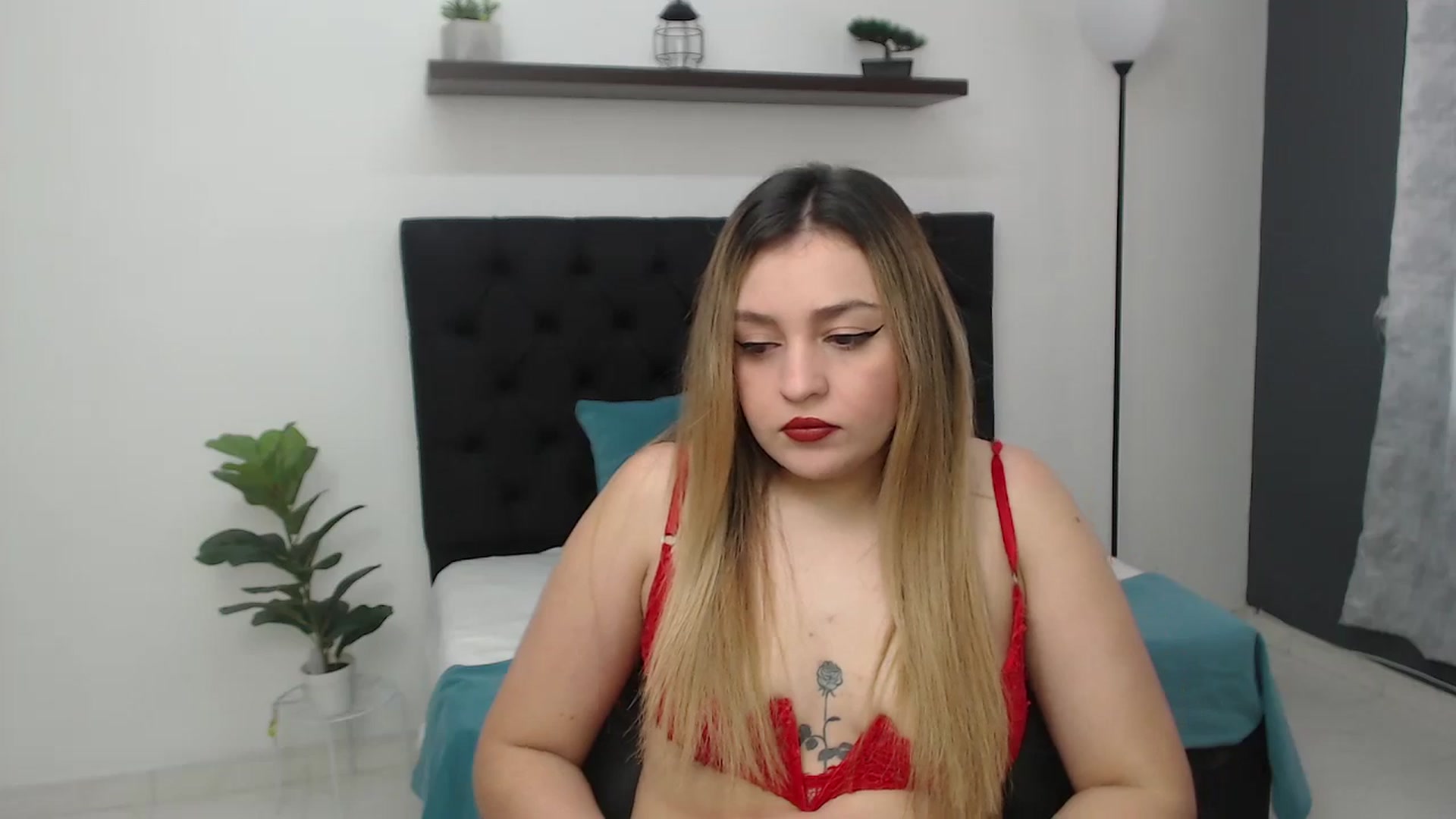 Gallery image thumbnail from CamilleDucan's myfreecams stream on, 06/26/2025, 13:48 image 12 of 20