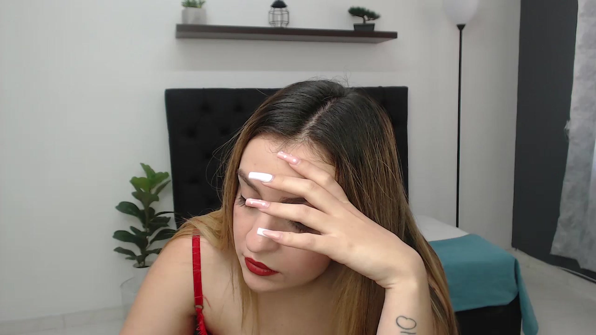 Gallery image thumbnail from CamilleDucan's myfreecams stream on, 06/26/2025, 15:53 image 17 of 20