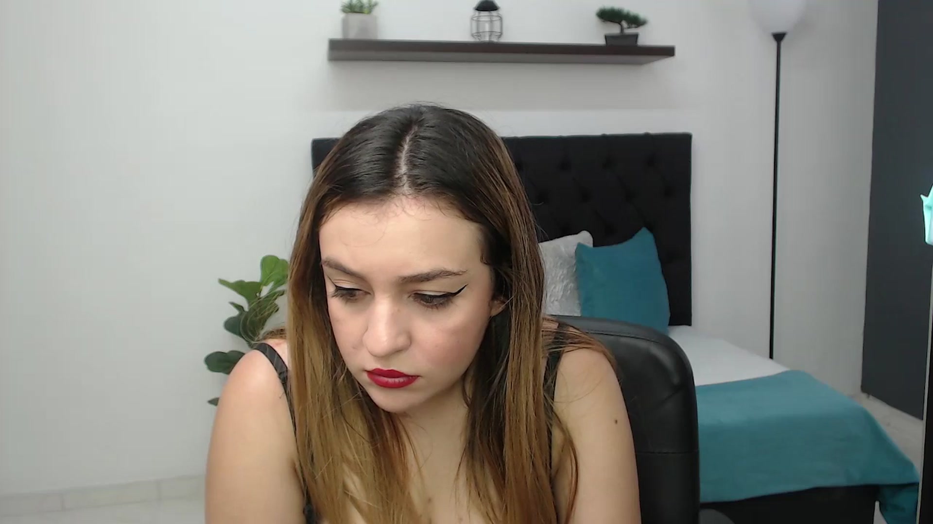 Gallery image thumbnail from CamilleDucan's myfreecams stream on, 06/27/2025, 14:46 image 15 of 20