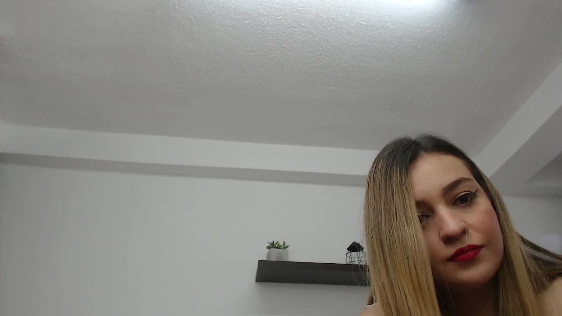 Gallery image thumbnail from CamilleDucan's myfreecams stream on, 07/01/2025, 13:52 image 16 of 20