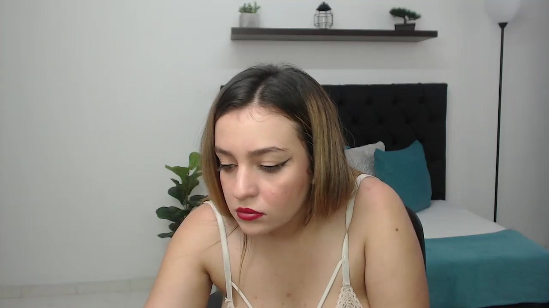 Gallery image thumbnail from CamilleDucan's myfreecams stream on, 07/01/2025, 14:56 image 12 of 20