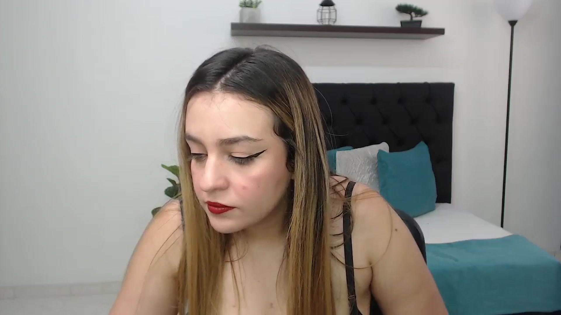 Gallery image thumbnail from CamilleDucan's myfreecams stream on, 07/02/2025, 14:29 image 17 of 20