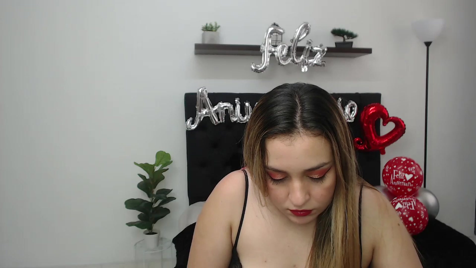 Gallery image thumbnail from CamilleDucan's myfreecams stream on, 07/07/2025, 17:18 image 4 of 20