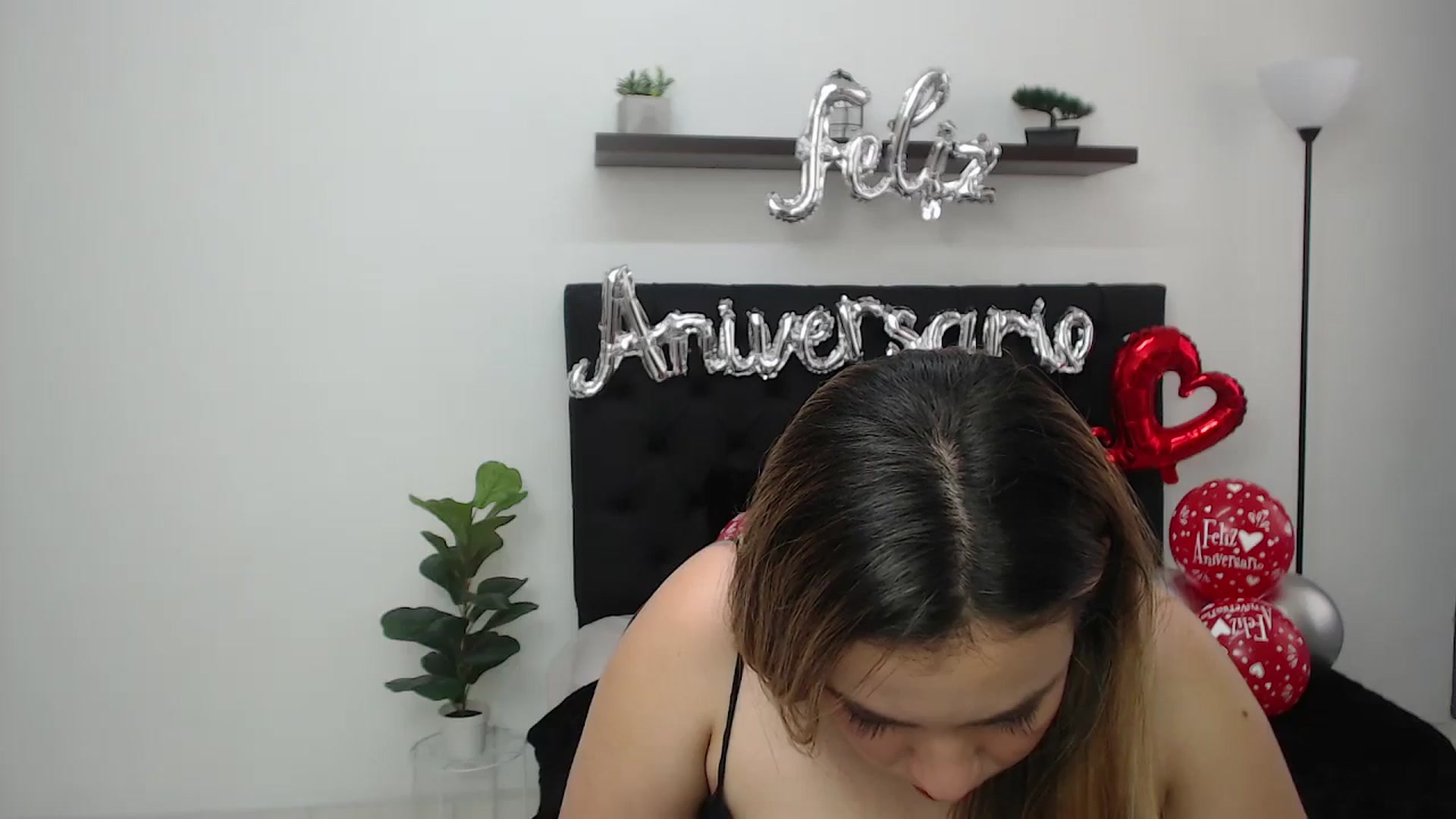 Gallery image thumbnail from CamilleDucan's myfreecams stream on, 07/07/2025, 17:18 image 16 of 20