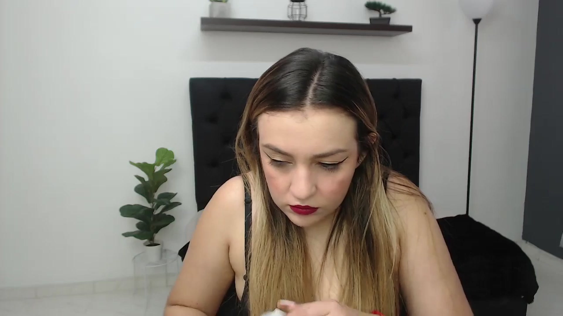 Gallery image thumbnail from CamilleDucan's myfreecams stream on, 07/08/2025, 13:46 image 11 of 20