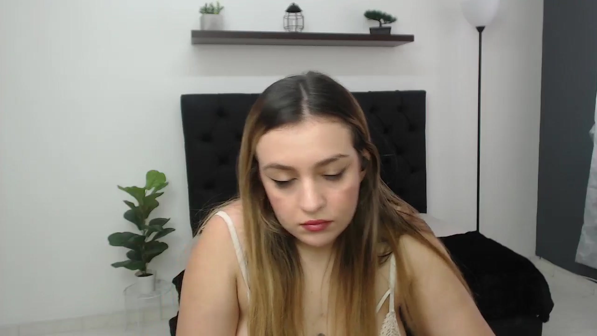 Gallery image thumbnail from CamilleDucan's myfreecams stream on, 07/09/2025, 15:57 image 14 of 20