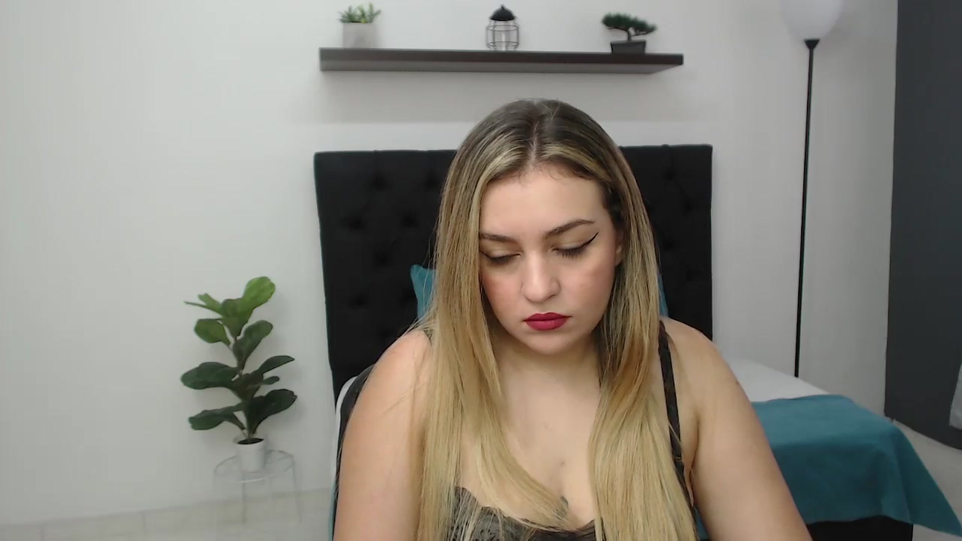 Gallery image thumbnail from CamilleDucan's myfreecams stream on, 07/21/2025, 14:14 image 2 of 20