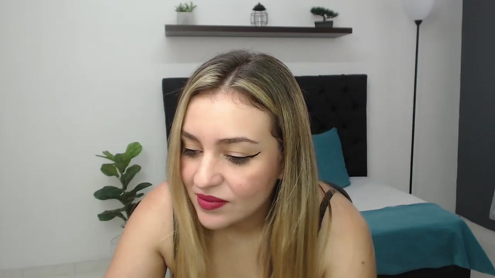 Gallery image thumbnail from CamilleDucan's myfreecams stream on, 07/21/2025, 14:14 image 3 of 20
