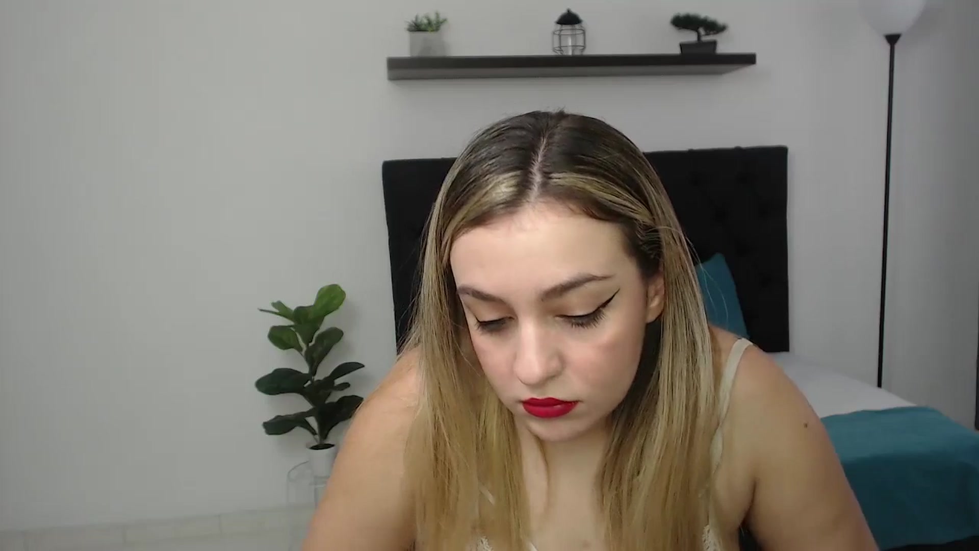 Gallery image thumbnail from CamilleDucan's myfreecams stream on, 07/22/2025, 13:55 image 7 of 20
