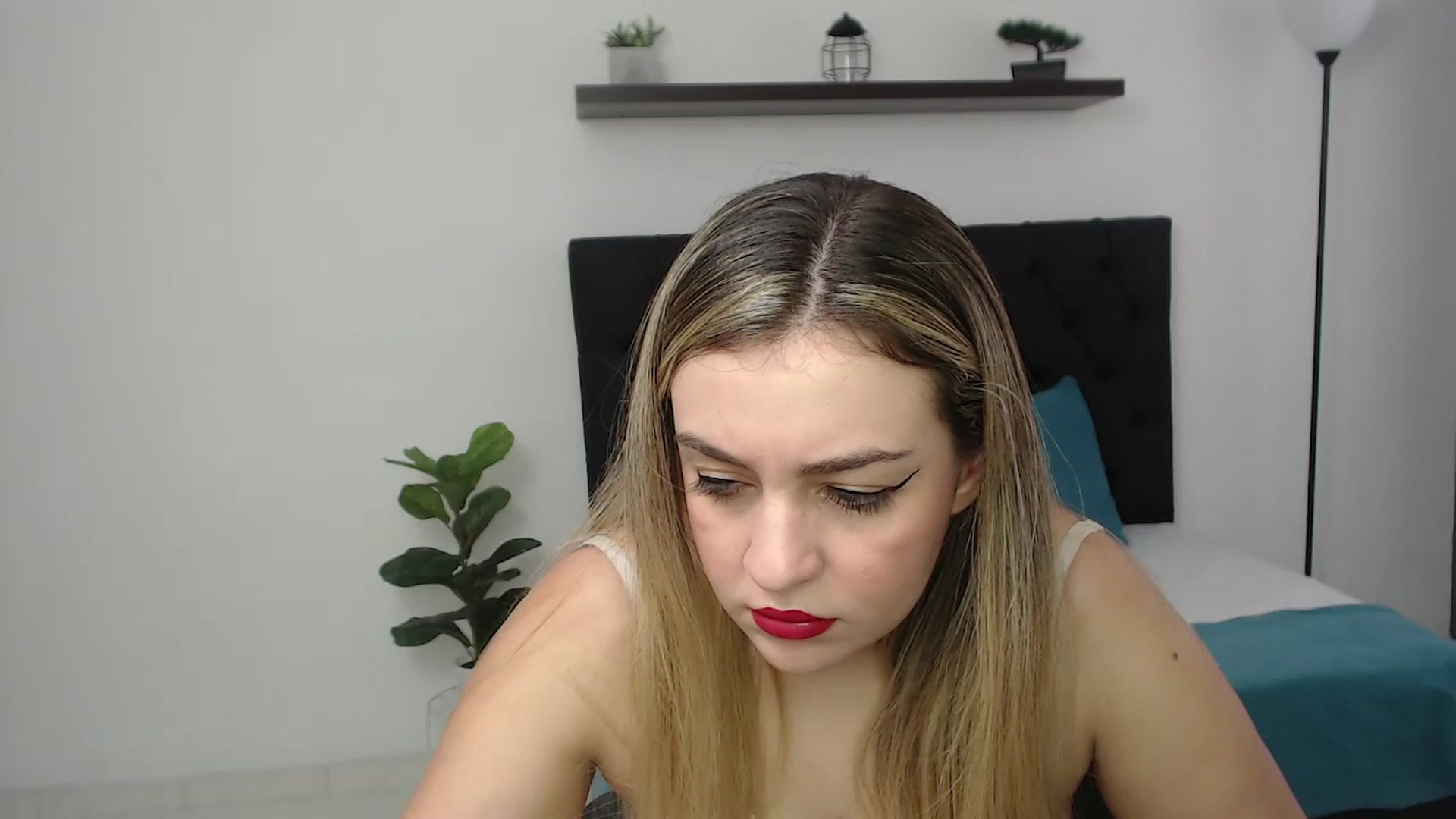 Gallery image thumbnail from CamilleDucan's myfreecams stream on, 07/22/2025, 13:55 image 8 of 20