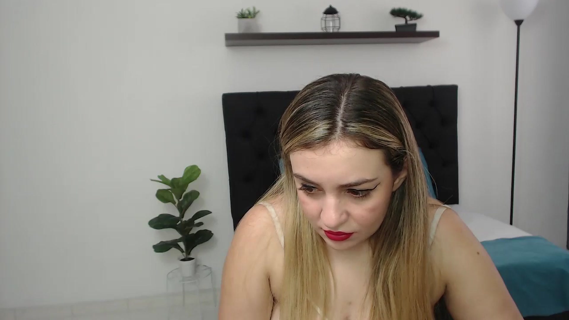 Gallery image thumbnail from CamilleDucan's myfreecams stream on, 07/22/2025, 13:55 image 13 of 20