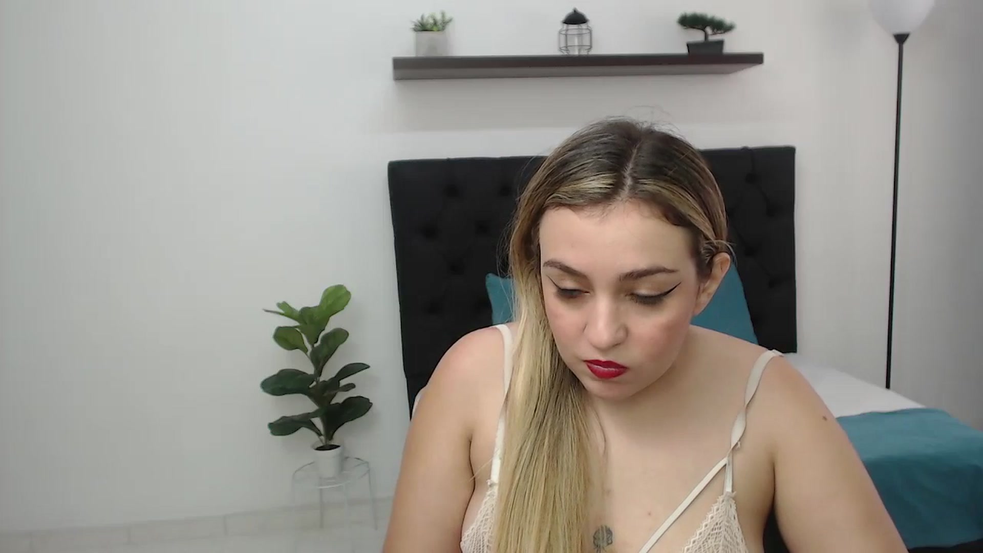 Gallery image thumbnail from CamilleDucan's myfreecams stream on, 07/22/2025, 15:10 image 5 of 20