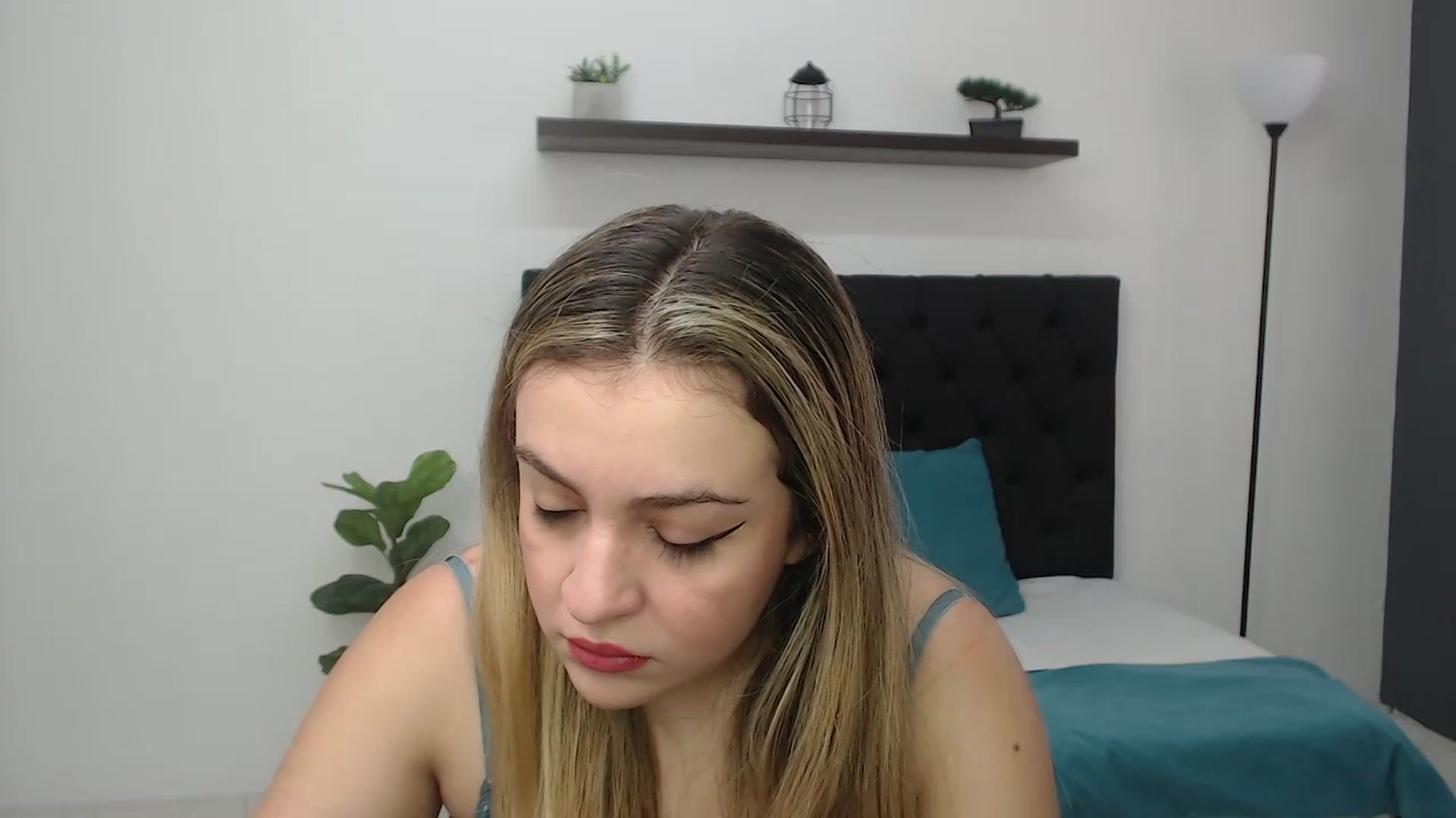 Gallery image thumbnail from CamilleDucan's myfreecams stream on, 07/23/2025, 13:25 image 15 of 20
