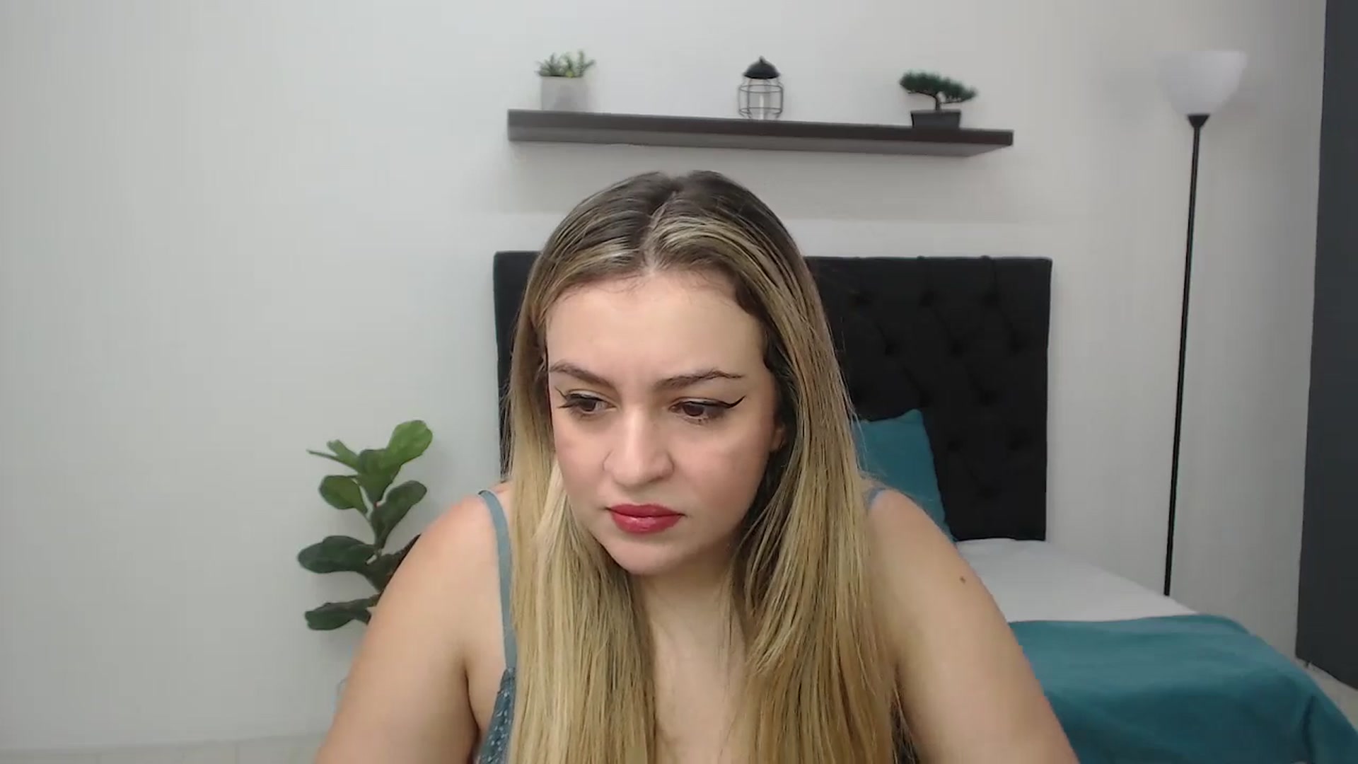 Gallery image thumbnail from CamilleDucan's myfreecams stream on, 07/23/2025, 13:25 image 8 of 20