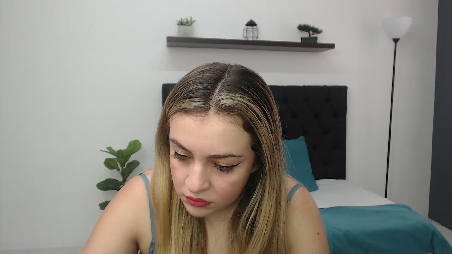 Gallery image thumbnail from CamilleDucan's myfreecams stream on, 07/23/2025, 13:25 image 16 of 20