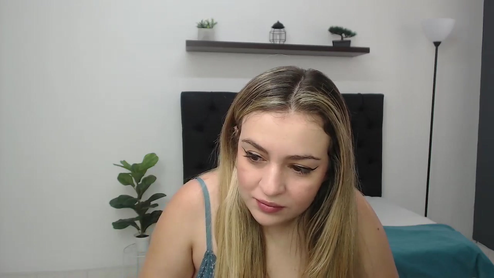 Gallery image thumbnail from CamilleDucan's myfreecams stream on, 07/23/2025, 13:25 image 6 of 20