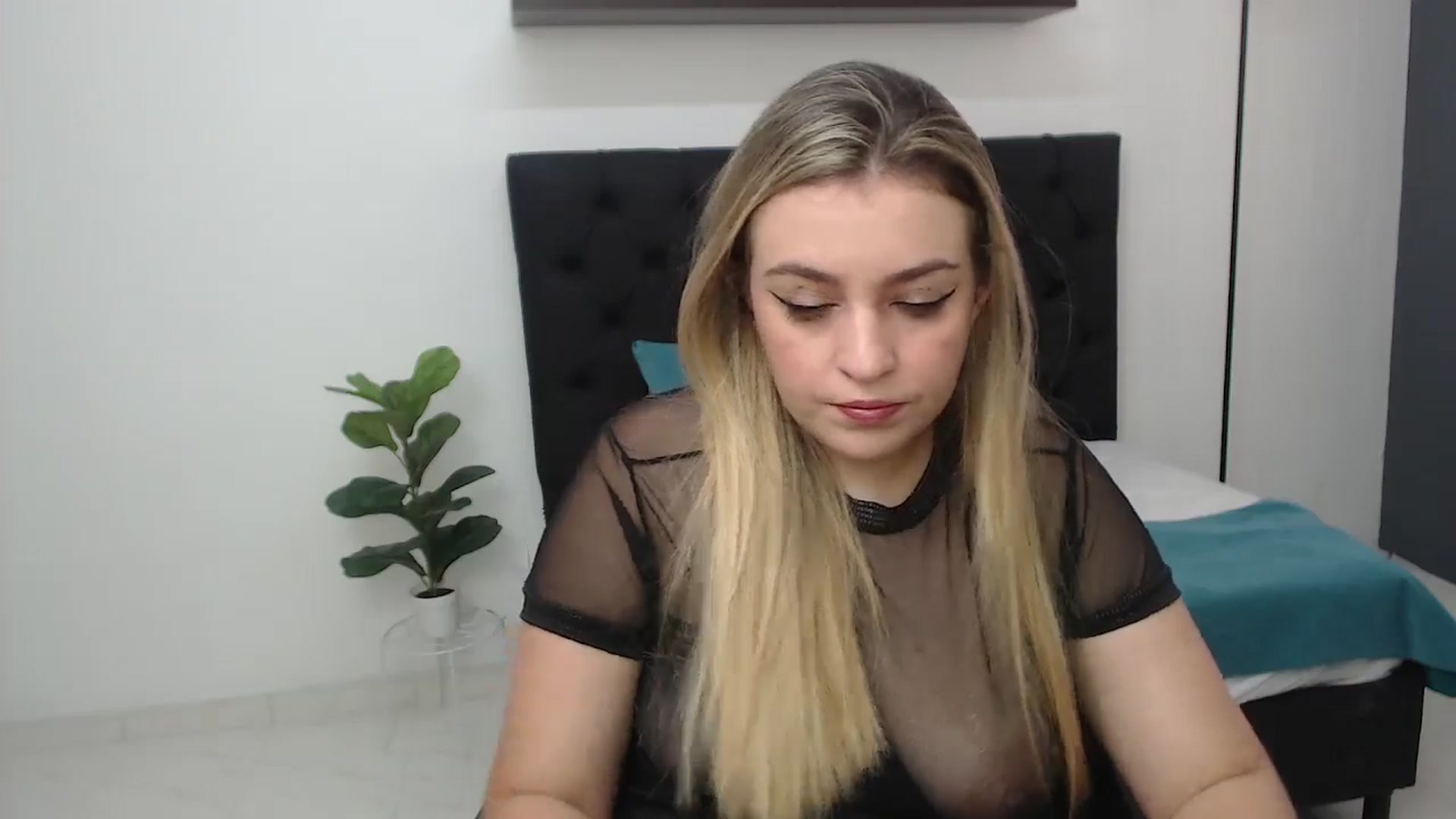 Gallery image thumbnail from CamilleDucan's myfreecams stream on, 07/25/2025, 13:32 image 19 of 20