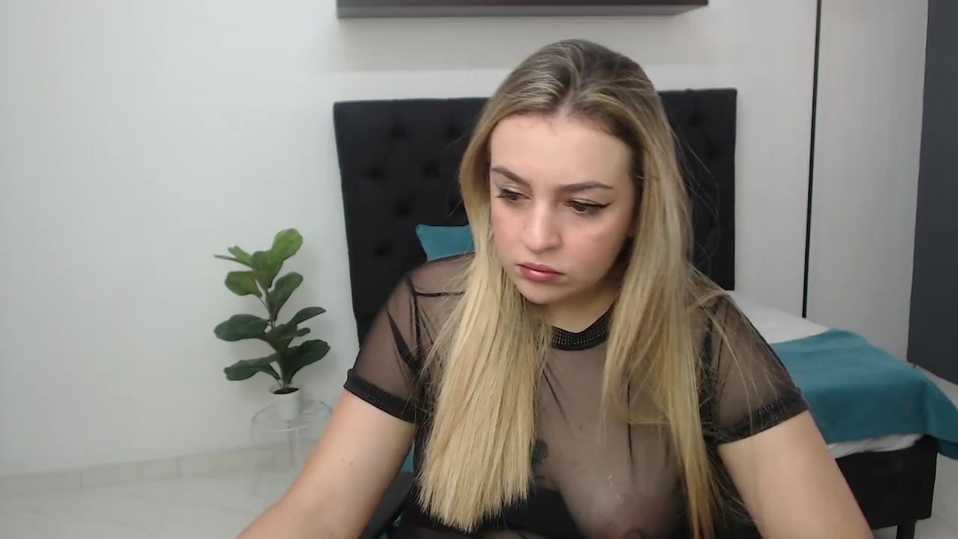 Gallery image thumbnail from CamilleDucan's myfreecams stream on, 07/25/2025, 13:32 image 7 of 20